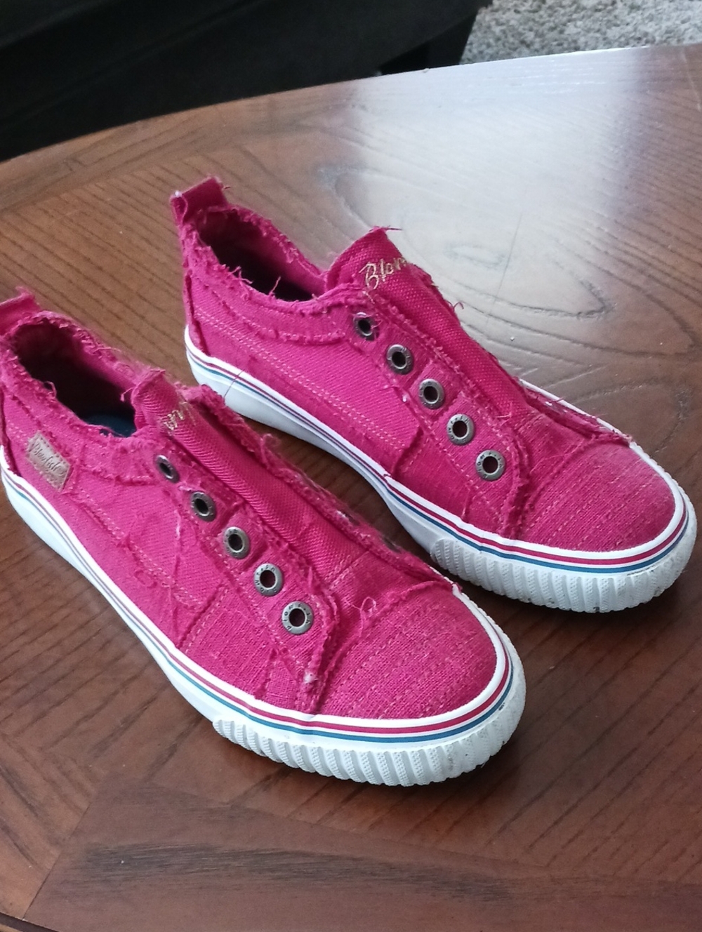 Casual Slip-On Canvas Sneakers in Red